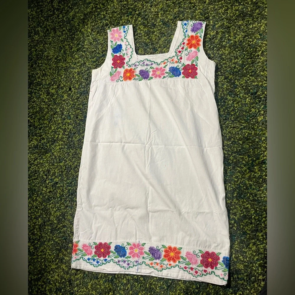 Vintage Handmade Embroidered Sack Dress Floral - Women’s Size Medium - Picture 3 of 9